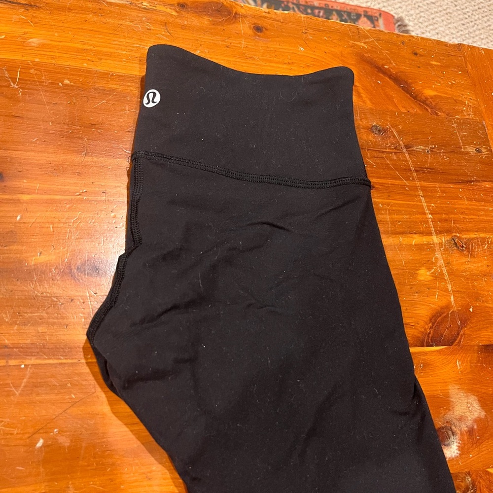 GREAT CONDITION lululemon wunder under leggings 26”